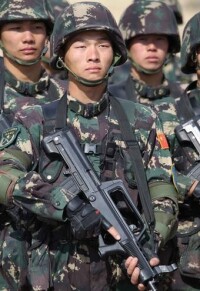 參加和平使命2010軍演的響箭隊員