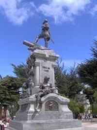 蓬塔阿雷納斯的麥哲倫紀念碑