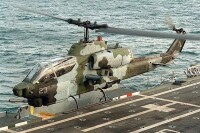 陸戰隊部署在兩棲登陸艦上的AH-1W