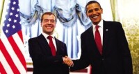 梅德韋傑夫與美國時任總統奧巴馬（右）