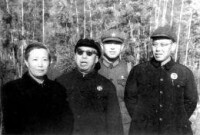 1972年滕代遠、林一與三子滕久明（左三）等