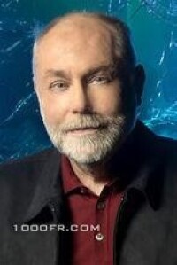 Robert David Hall 飾 Dr. Al Robbins