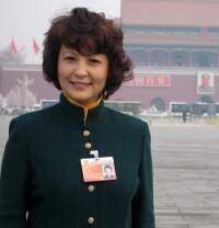 李羚參加會議