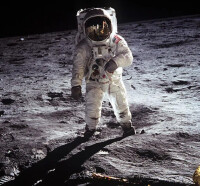 奧爾德林（阿波羅11號）在月球表面行走