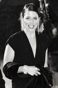 Neve Campbell