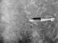 高腳杯轟炸法國沃騰的 V-2 發射基地