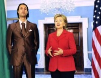 2009年希拉里會見卡扎菲”太子”穆塔西姆