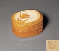 清嘉慶 雕瓷竹段式印盒