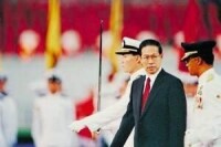 王鼎昌總統出席國慶檢閱典禮