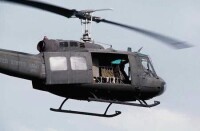 UH-1直升機