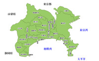 東京位於關東平原南端。