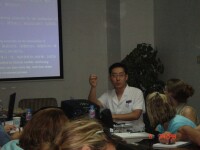 為外國學生進行“頸椎病的診斷與治療”講座