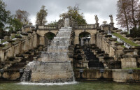 聖克盧宮的大噴泉頂端是大酒桶