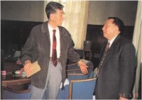 1993年5月，吳階平主席（右）與趙偉之
