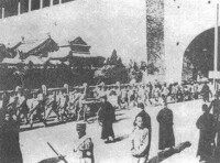 10月23日，馮軍鹿鍾麟部開進北京城
