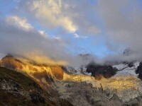 嘎隆拉山