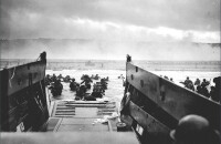 美軍第1步兵師登陸奧馬哈海灘