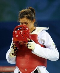 08北京奧運埃斯皮諾薩奪冠后親吻護具