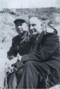 1955年，成鈞和蘇聯顧問馬林諾夫