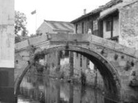 建於清乾隆二十年（1755）的焦溪中市橋