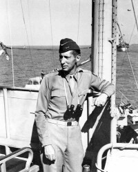 1943年9月12日攝於兩棲艦隊指揮艦安肯號