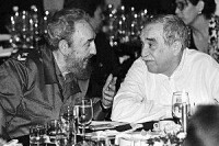 2003年古巴雪茄節晚宴上與卡斯特羅交談