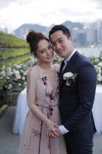 阿嬌和賴弘國結婚照