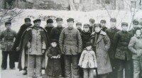 蔡暢（右一）與毛澤東等中央領導在延安