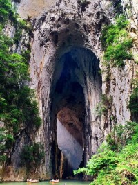 貴州紫雲格凸河喀斯特洞穴外景