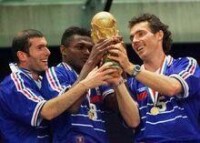 1998年至2000年幫助法國隊實現榮譽兩連冠