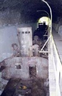 二戰日本隧道內的登陸駁船
