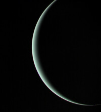 天王星新月照，旅行者2號前往海王星前拍攝