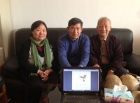 趙凌霞研究員(左)、黃石教授(中)、吳新智院士(右)合影