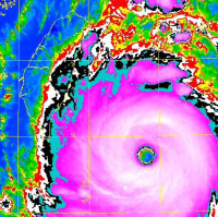颱風尼伯特登陸台灣時的衛星雲圖