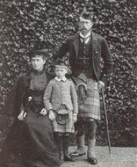 海因里希王子夫婦和次子西吉斯蒙德，約1905年