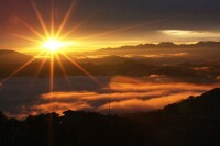 雲開大山日出