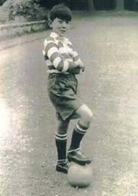 吉格梅·辛格·旺楚克小時候喜歡足球