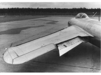 試驗機SI-10無翼刀有襟翼