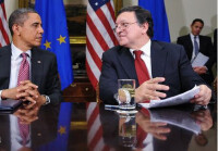 歐盟委員會主席巴羅佐和美國總統奧巴馬交談