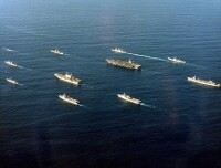 美國航空母艦戰鬥群中的佩里級