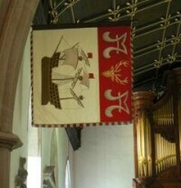 牛津大學內掛有威爾遜勛爵的嘉德旗幟