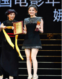憑藉《縫紉機樂隊》獲華鼎獎年度突破演員獎