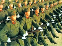 中國步兵持63式自動步槍參加閱兵