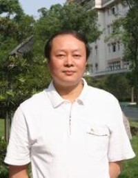 曾明[西南民族大學原校長]