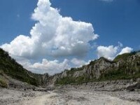 皮納圖博火山