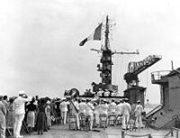 拉法葉號移交給法國海軍時的升旗典禮