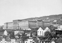 1880年的學院建築