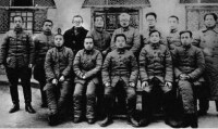 凱豐(前排左2)與中央領導合影(1937年)