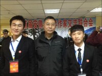 覺小墨（左）與安徽省作家協會主席許輝（中）、作家雨楓（右）