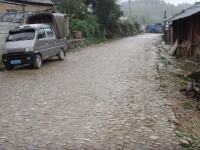 雲南省鳳慶縣勐佑鎮岔路村進村道路